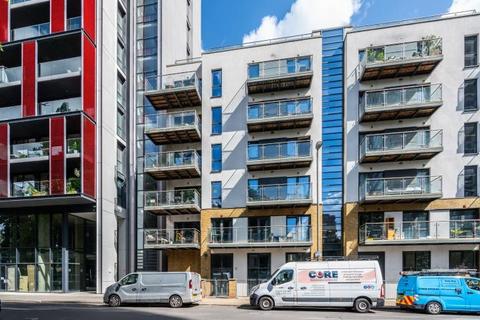 Gwynne Road, London, SW11 1 bed flat for sale