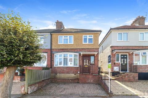 Rockliffe Avenue, Kings Langley, WD4 3 bed semi