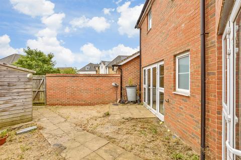 Farmers Way, Ashford, Kent 4 bed semi