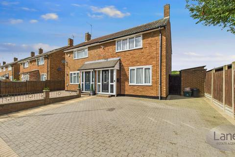 Montgomery Drive, Cheshunt, Waltham... 3 bed semi
