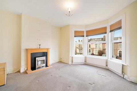 Wellmeadow Road, London SE6 2 bed apartment for sale
