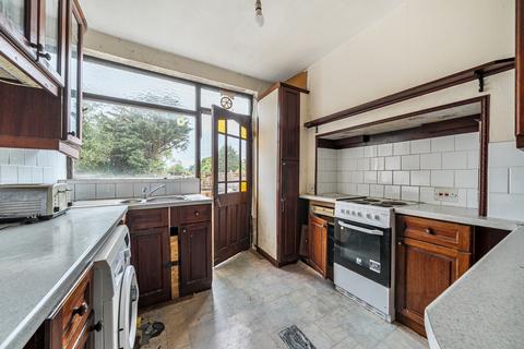 Valley Drive, London NW9 4 bed semi