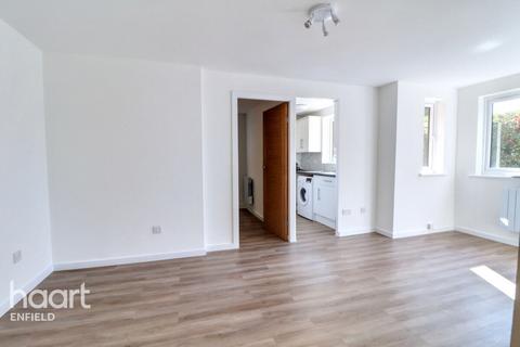 Woodfield Close, Enfield 1 bed apartment for sale