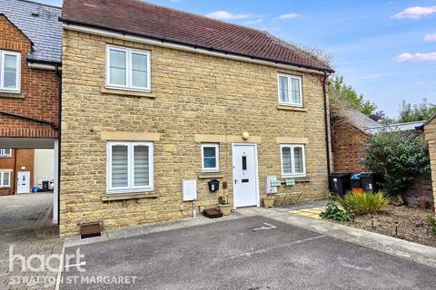 Ermin Mews, Stratton St Margaret 2 bed apartment for sale
