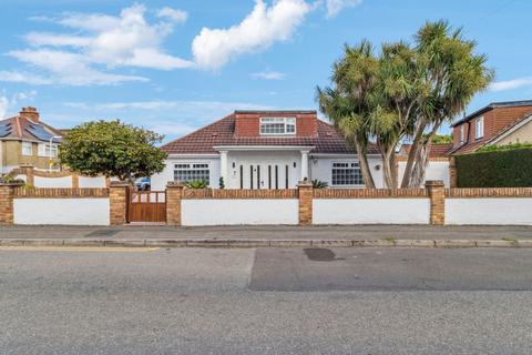 Green Lane, Uxbridge, UB8 3 bed detached bungalow for sale