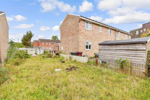 Bradshaw Road, Chichester PO19 2 bed flat for sale