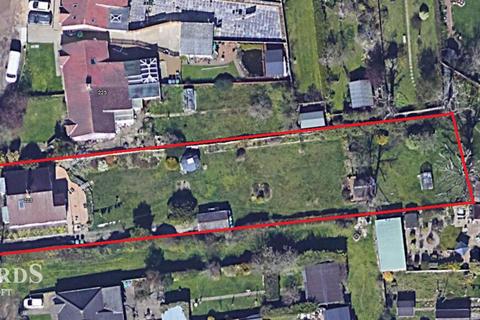 Gorleston Road, Oulton Broad 2 bed detached bungalow for sale