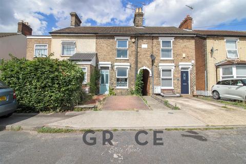 Rosehill Road, Ipswich 3 bed terraced house for sale