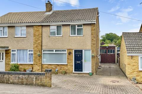 Milton Grove, Bletchley, Milton... 3 bed semi