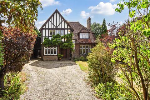 Lynch Road, Farnham 4 bed detached house for sale