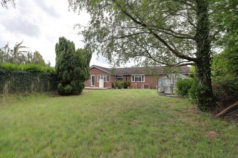 Green Avenue, Tarporley 3 bed detached bungalow for sale