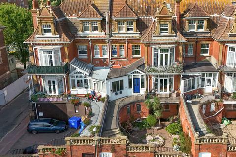 Queens Park Road, Paignton 2 bed flat for sale