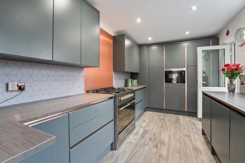 Wigmore Road, Gillingham, Kent, ME8 0TL 5 bed detached house for sale