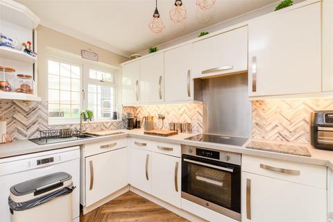 Winchelsea Road, Walderslade... 3 bed semi