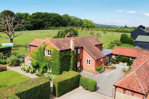 Petworth Road, Chiddingfold, GU8 6 bed detached house for sale