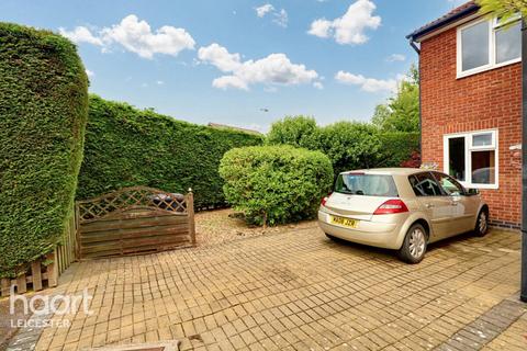 Manor Drive, Leicester 3 bed semi