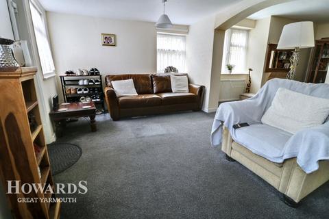 North Market Road, Great Yarmouth 3 bed semi