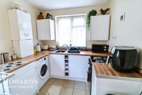 North Market Road, Great Yarmouth 3 bed semi