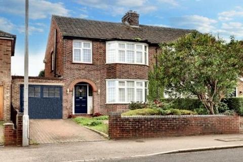 Ashcroft Road, Luton 3 bed semi