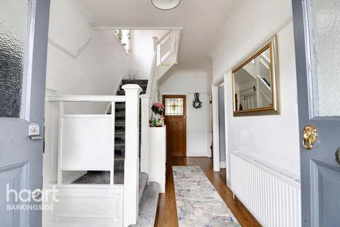 Hatley Avenue, Barkingside 3 bed end of terrace house for sale