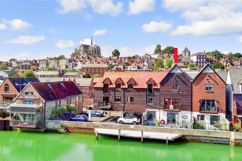 River Road, Arundel, West Sussex 2 bed flat for sale