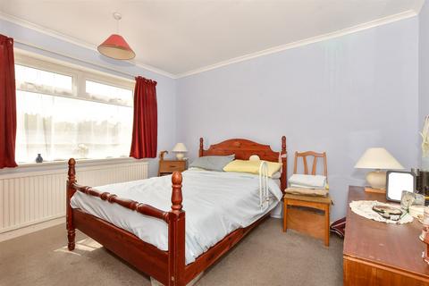 Evenhill Road, Canterbury CT3 3 bed semi