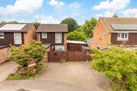 Kitsmead, Crawley RH10 3 bed detached house for sale