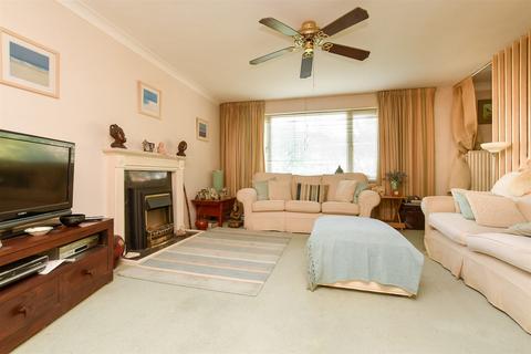 Harrison Close, Reigate, Surrey 2 bed maisonette for sale
