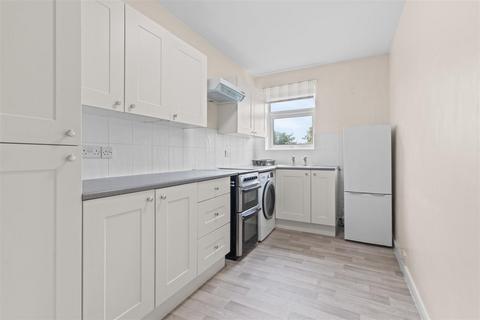 40 Enys Road, Eastbourne BN21 1 bed flat for sale