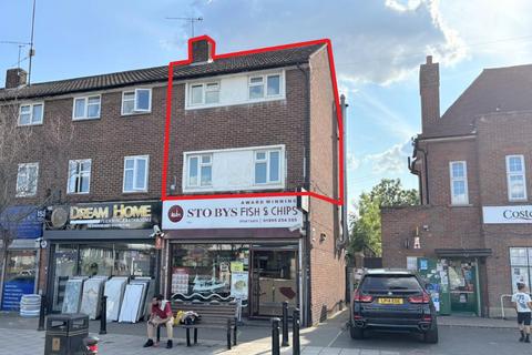 134A Ryefield Avenue, Uxbridge... 3 bed flat for sale