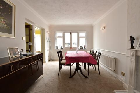 Straight Road, Romford, Essex 3 bed bungalow for sale