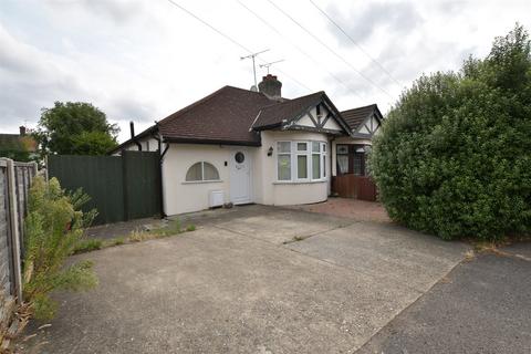 Straight Road, Romford RM3 3 bed bungalow for sale