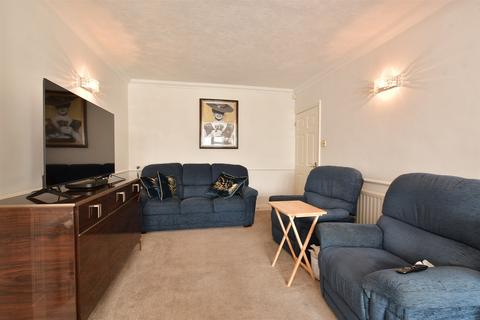 Straight Road, Romford RM3 3 bed bungalow for sale