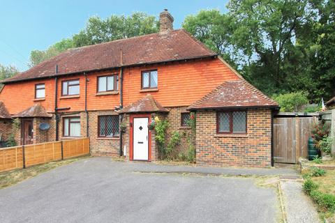 Bankside, Wadhurst, TN5 3 bed semi