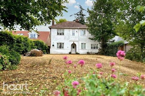 Station Road, Northampton 4 bed detached house for sale