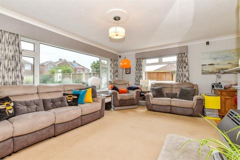 St. Mary's Road, New Romney, Kent 5 bed chalet for sale