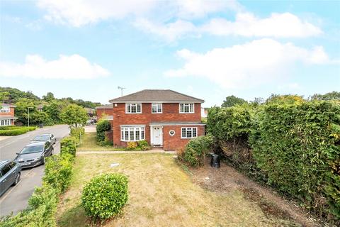 Cooper Road, Surrey GU20 4 bed detached house for sale