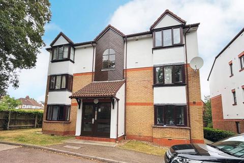 47 St. Pauls Rise, Palmers Green... 1 bed flat for sale