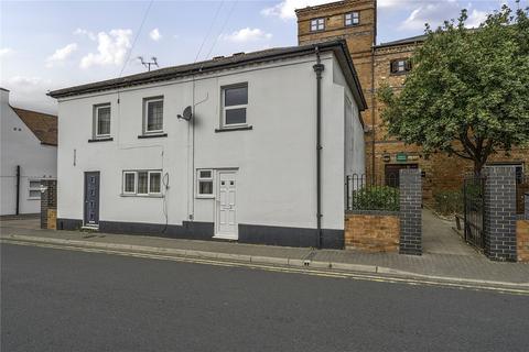 Brick Kiln Street, Evesham... 2 bed semi