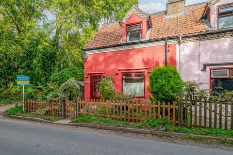Flixton Road, Flixton 2 bed semi