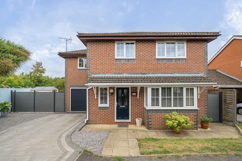 Mead Hedges, Andover, SP10 2LB 4 bed detached house for sale