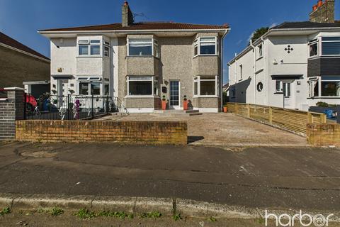 Weirwood Avenue, Garrowhill, Glasgow... 4 bed semi