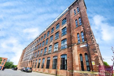Elisabeth Gardens, Reddish... 2 bed flat for sale