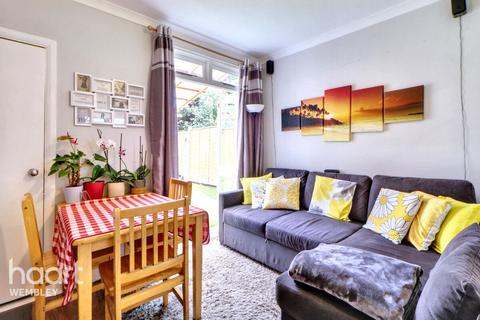 Oldfield Road, London 2 bed flat for sale