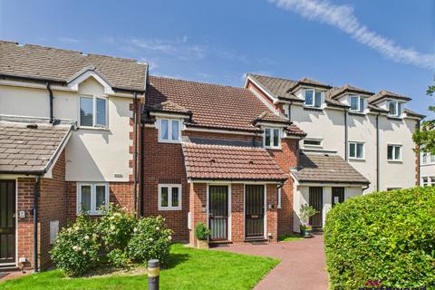 Rusper Road, Horsham, RH12 2 bed flat for sale