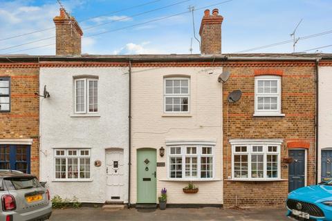 Rays Avenue, Windsor SL4 2 bed terraced house for sale