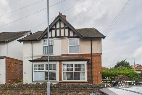 Carnarvon Grove, Gedling, Nottingham 3 bed semi