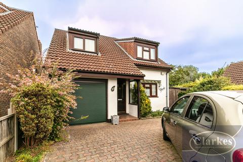 Throopside Avenue, Bournemouth 3 bed detached house for sale