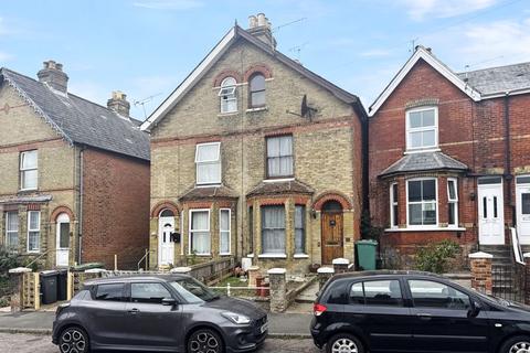 Tennyson Road, Cowes PO31 3 bed semi