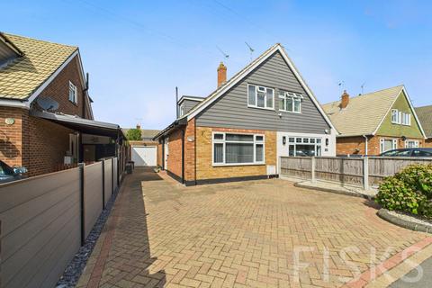 Eversley Road, Benfleet, SS7 2 bed semi